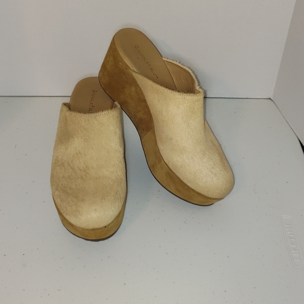 Chocolat Blu yoma Calf Hair Wedges Mules Slides Heels  Size 8.5 beige